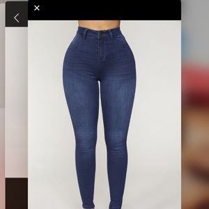 Fashion Nova High Rise Ankle Jeans (NEVER WORN)